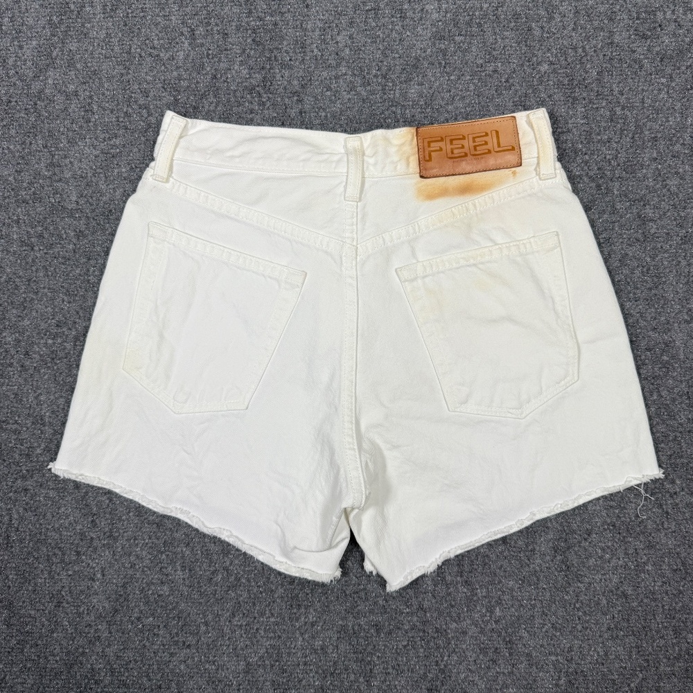 THE FEEL STUDIO THE WHITE BESSETTE SHORT Size 26 Button Fly White Denim 0293 - Picture 2 of 11